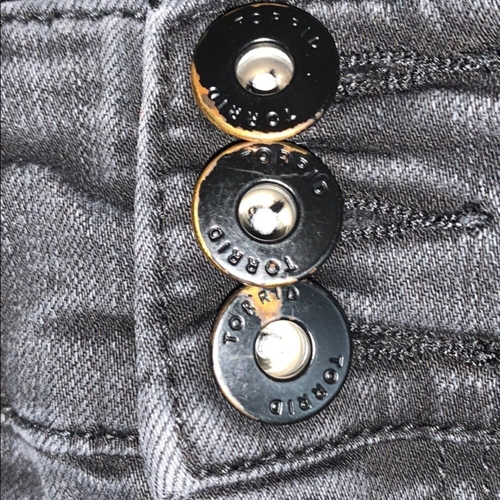 Torrid Black Skinny Jeans 26T - Picture 2 of 7